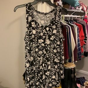 Old Navy Sleeveless floral shirt